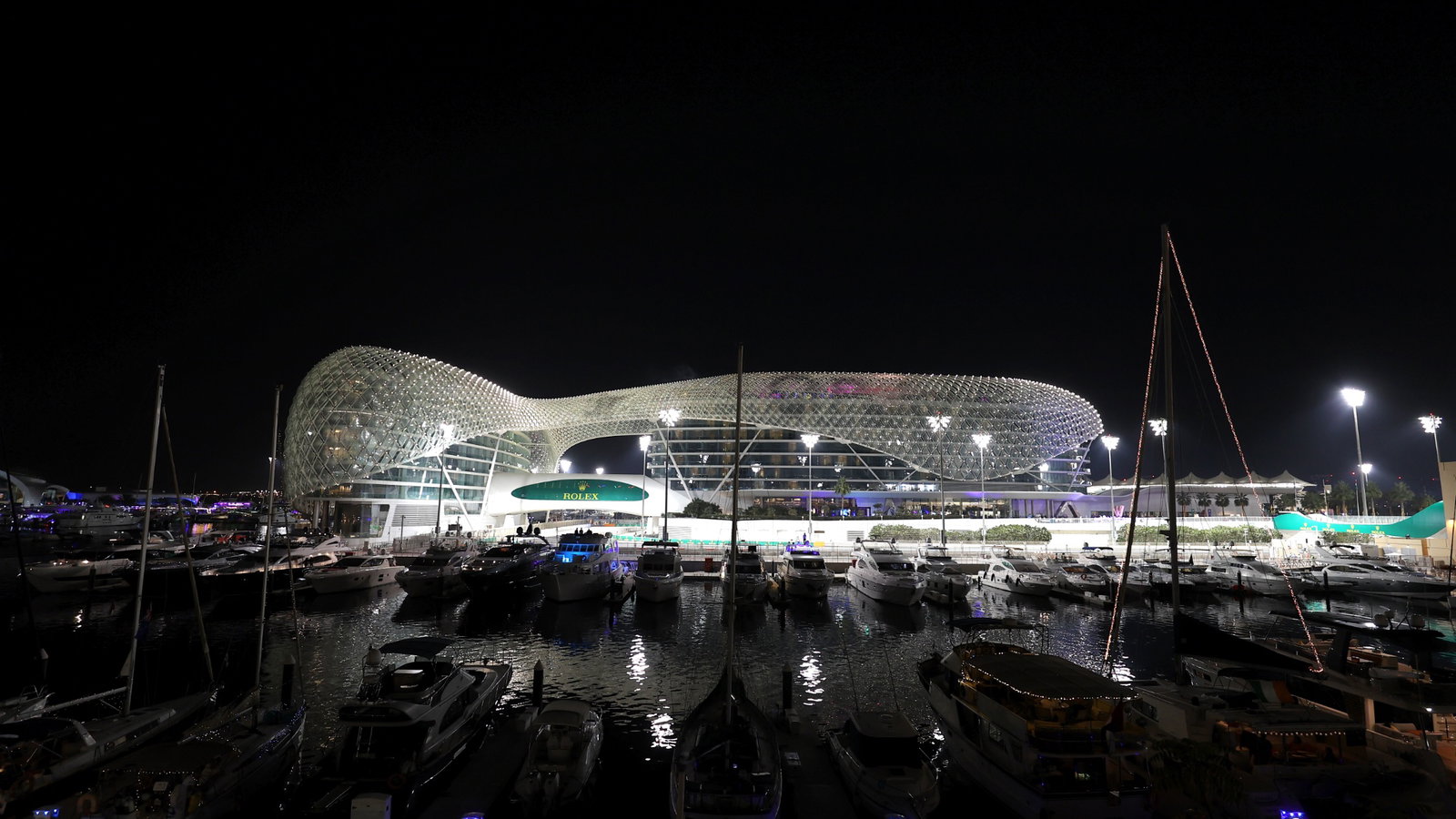 Circuit atmosphere.