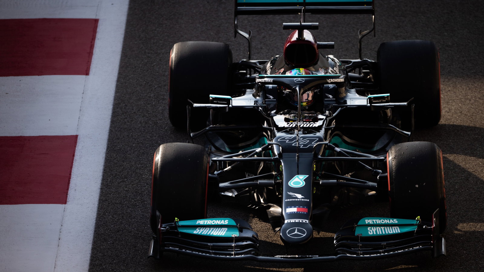 Lewis Hamilton (GBR) Mercedes AMG F1 W12.