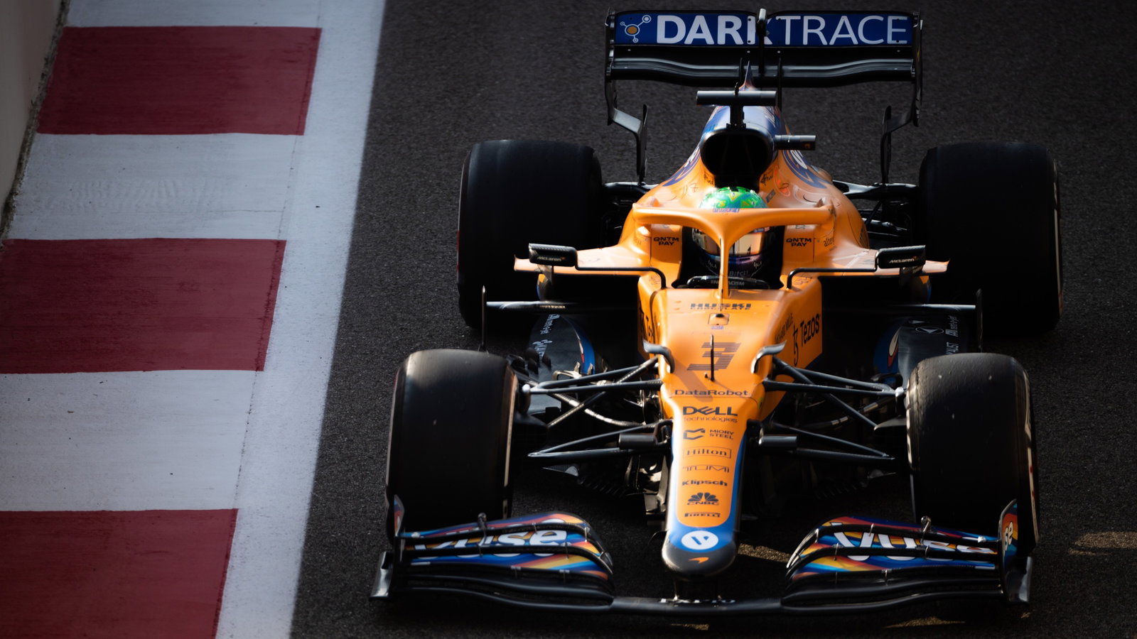 Daniel Ricciardo (AUS) McLaren MCL35M.