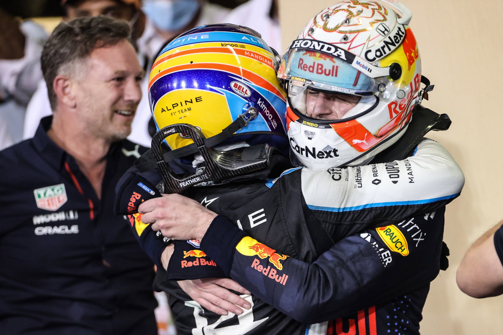 Max Verstappen (NLD), Red Bull Racing and Fernando Alonso (ESP), Alpine F1 Team