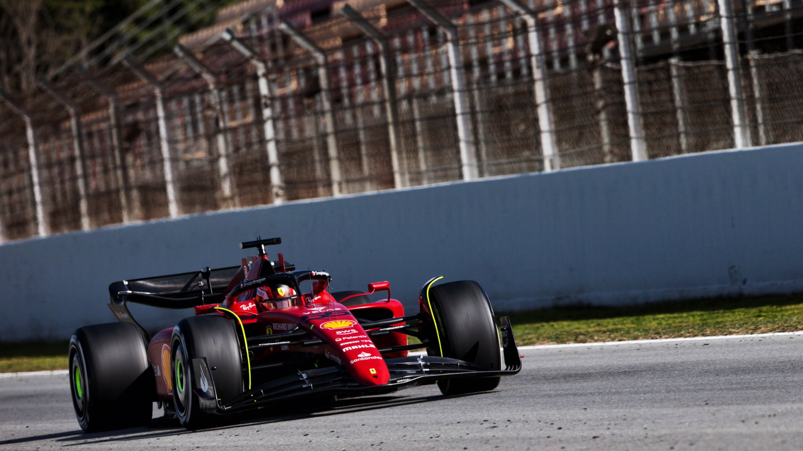 Carlos Sainz Jr (ESP) Ferrari F1-75.