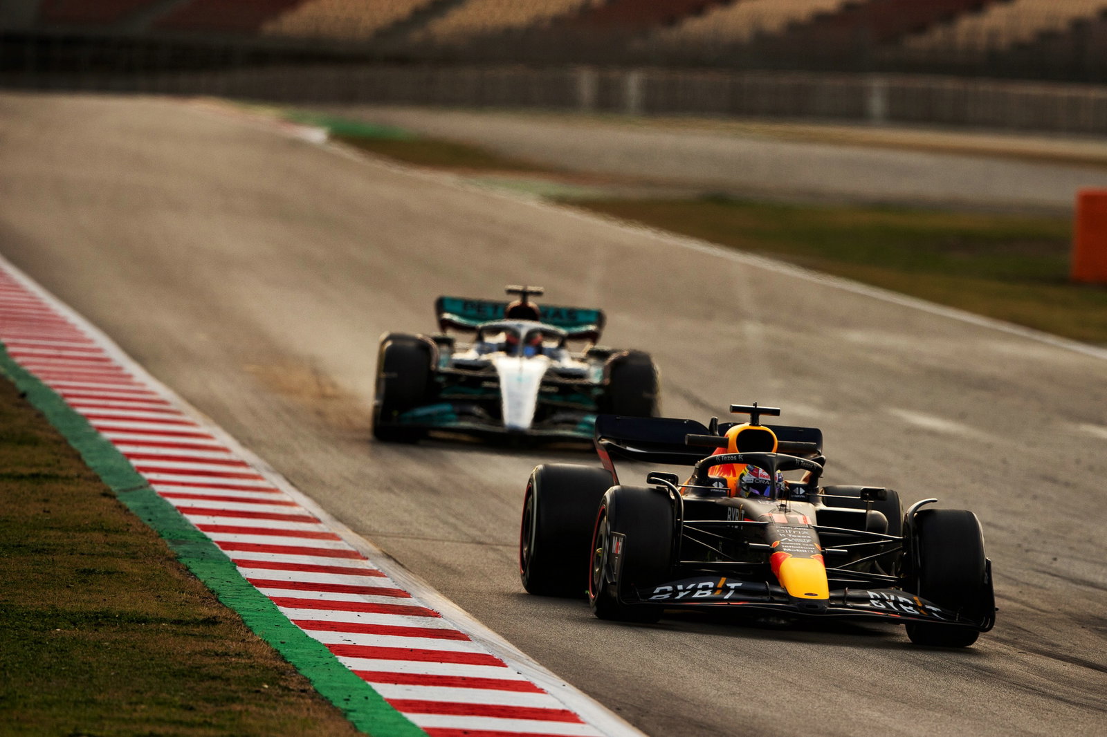 Sergio Perez (MEX) Red Bull Racing RB18.