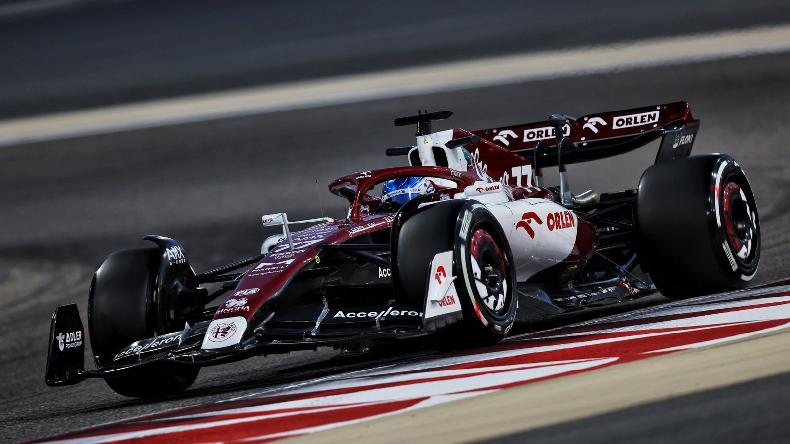 Valtteri Bottas (FIN) Alfa Romeo F1 Team C42.