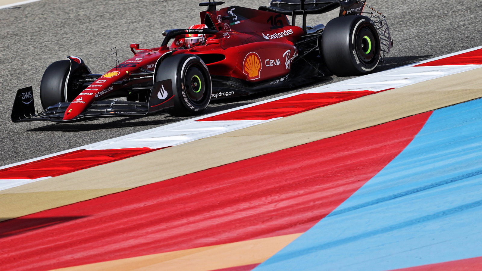 Charles Leclerc (MON) Ferrari F1-75.