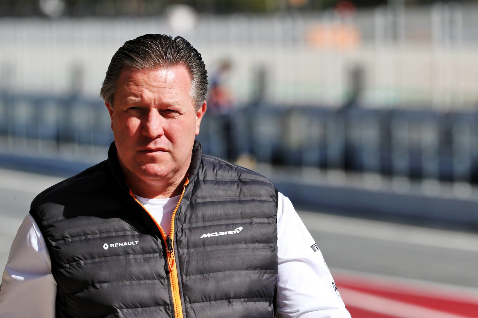Hamilton leads tributes to F1 legend Moss