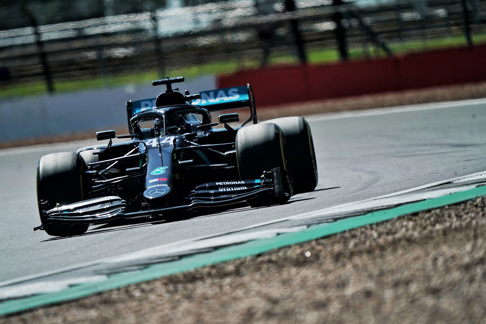 Albon happy with F1 car balance despite FP2 British GP crash 