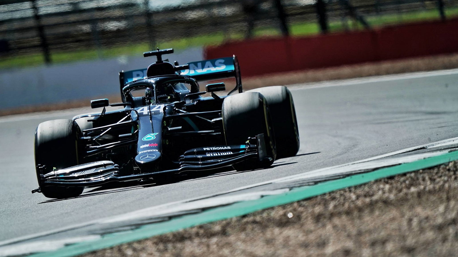 Duo Mercedes F1 bergelut dengan masalah keseimbangan di GP Inggris