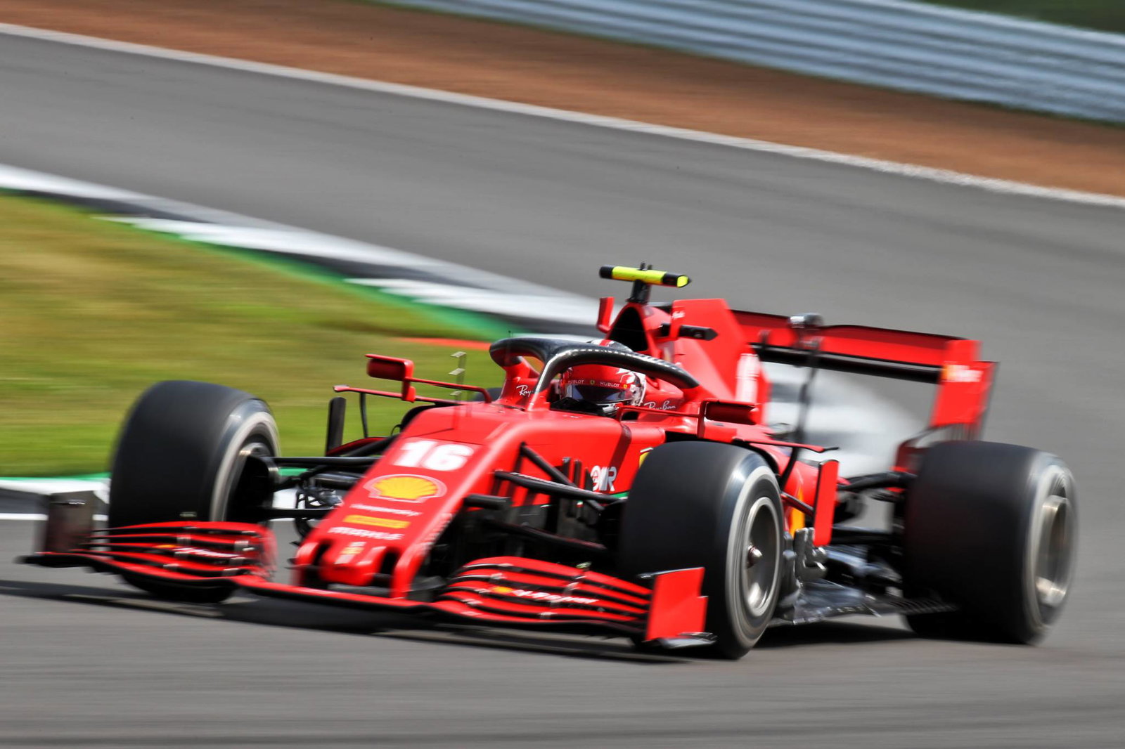 Hamilton mengatakan larangan mode kualifikasi F1 merupakan upaya langsung untuk memperlambat laju Mercedes