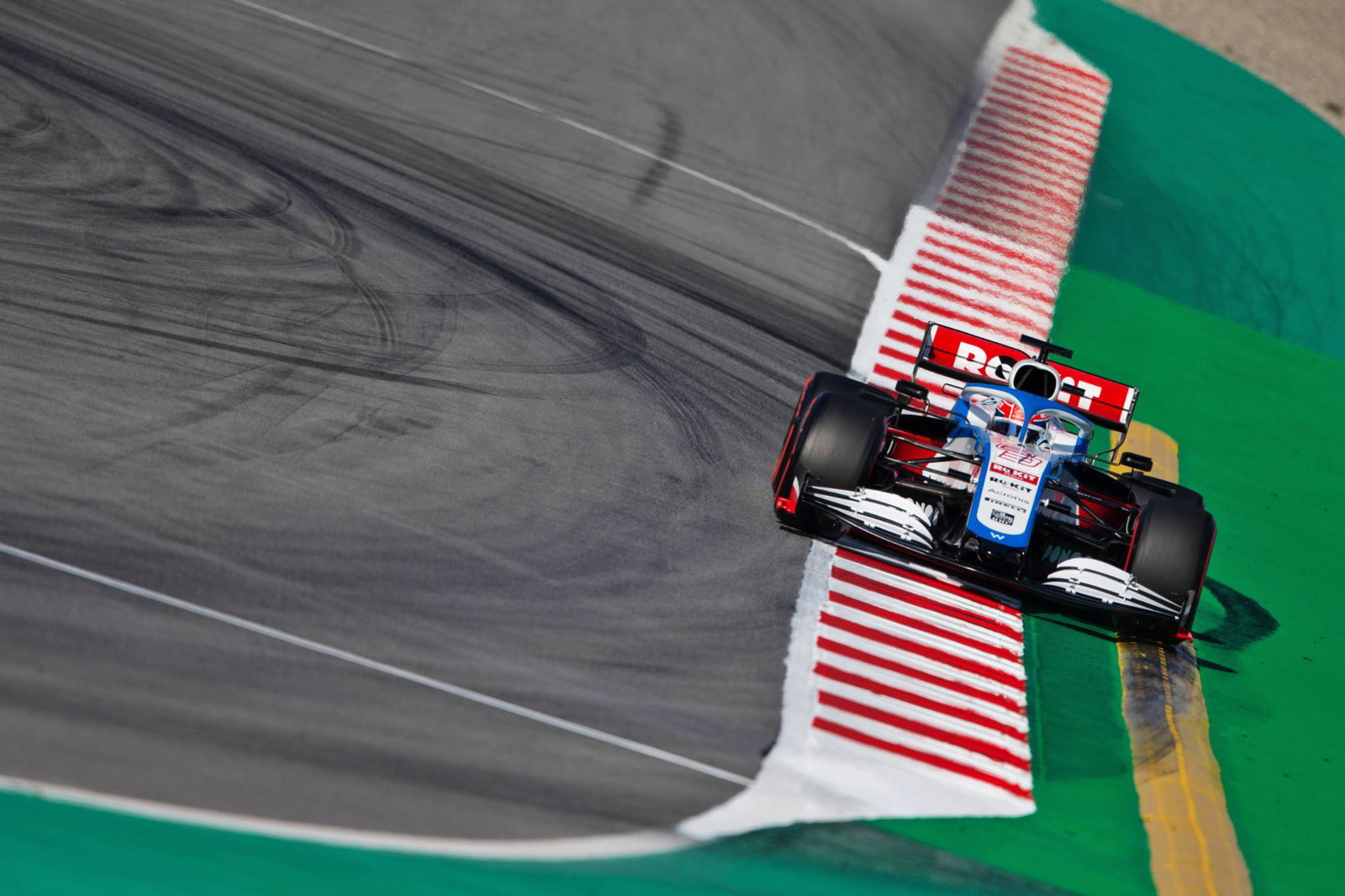 Leclerc was ‘woken up’ to news of replacing Vettel on first test day