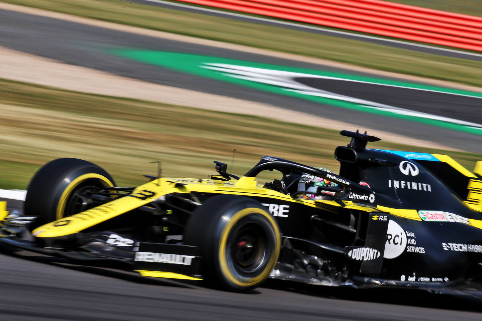 Hamilton mengatakan larangan mode kualifikasi F1 merupakan upaya langsung untuk memperlambat laju Mercedes