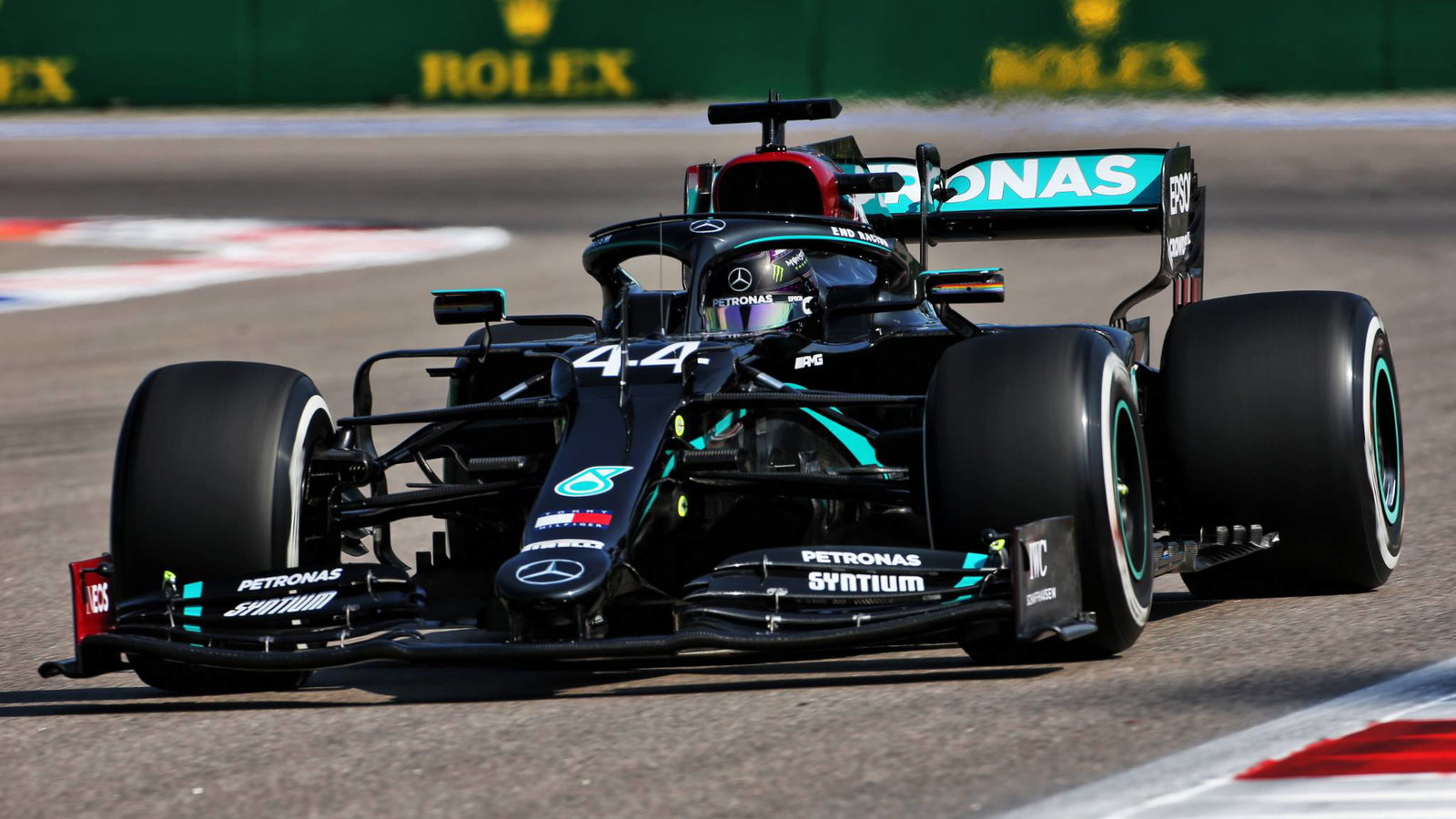 Lewis Hamilton (GBR) Mercedes AMG F1 W11.