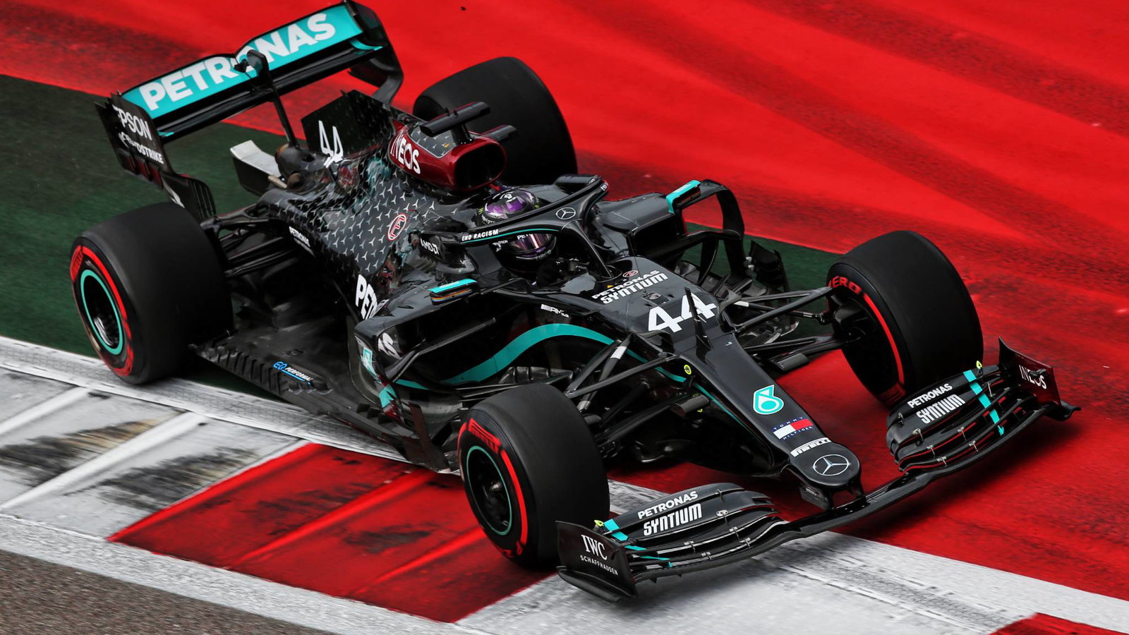 Lewis Hamilton (GBR) Mercedes AMG F1 W11.