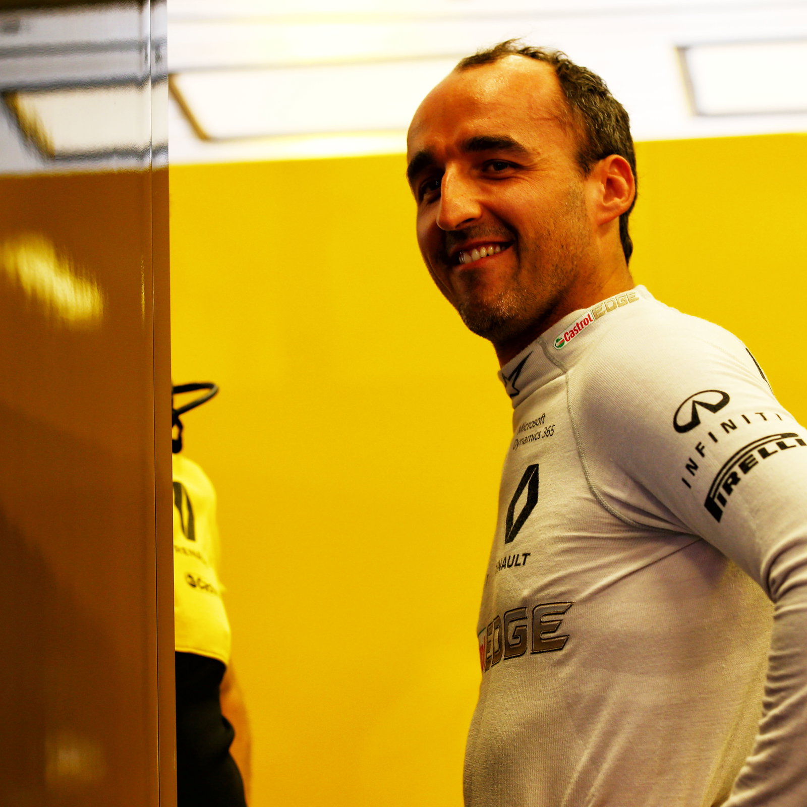 di Resta, Hamilton settle F1 row out of court