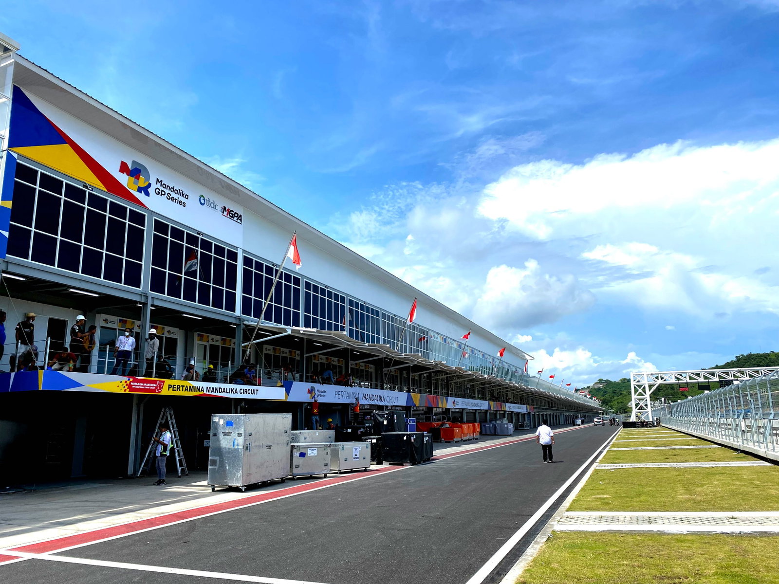 Pit lane, MotoGP Indonesia, 14 Maret 2022