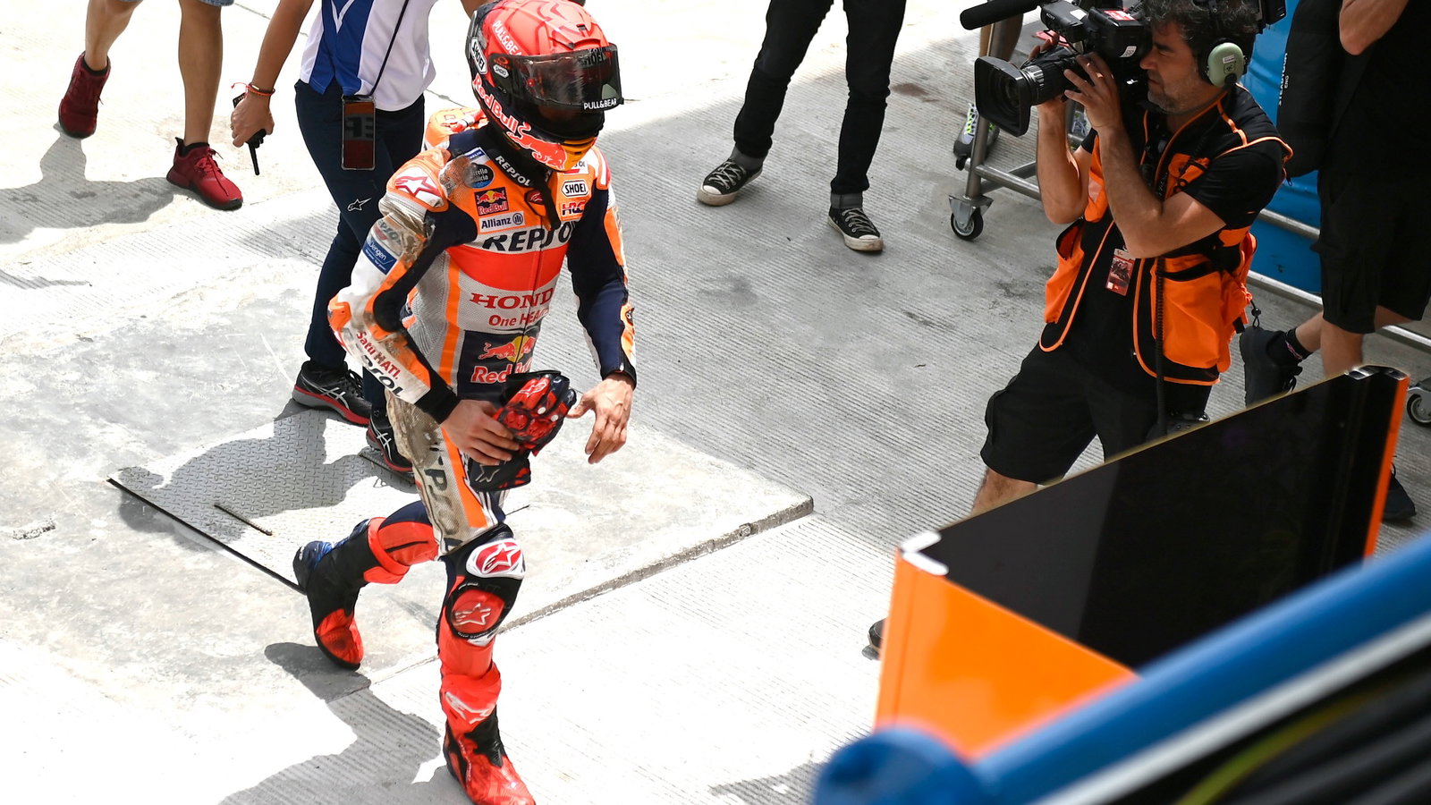 Marc Marquez arriving back to the paddock after highsiding, MotoGP, Indonesian MotoGP, 20 March 2022