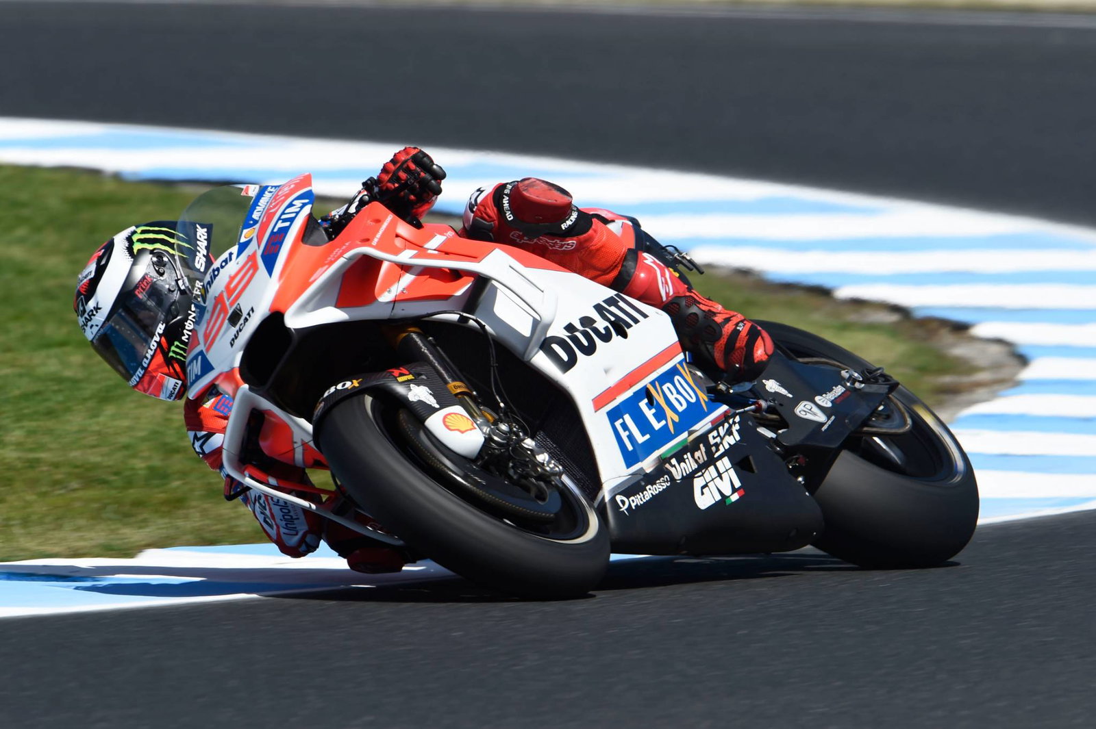 MotoGP Australia: Redding defends late Dovizioso move
