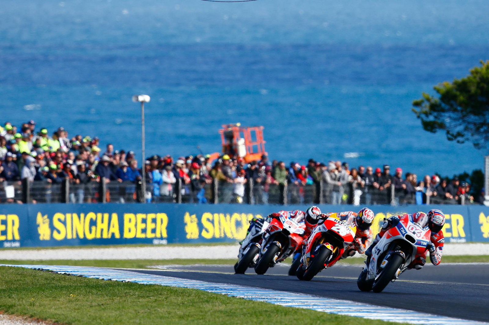 MotoGP Australia: Redding defends late Dovizioso move