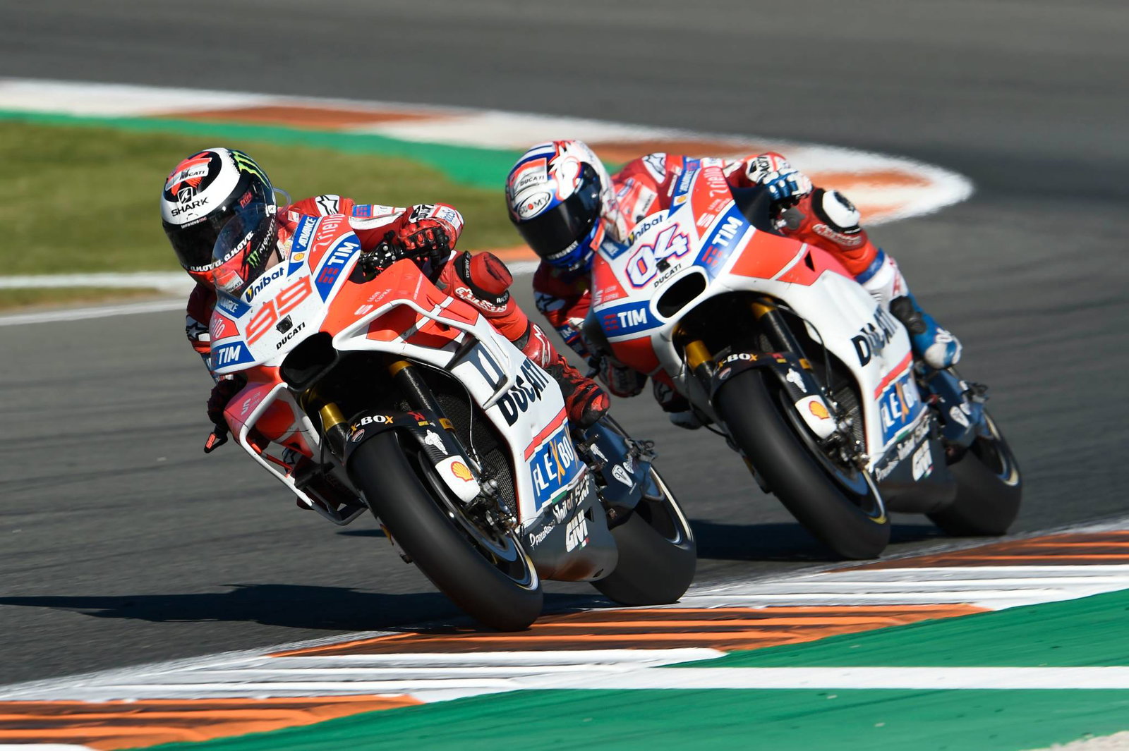 MotoGP Valencia: Vinales: 2016 chassis 'felt great'
