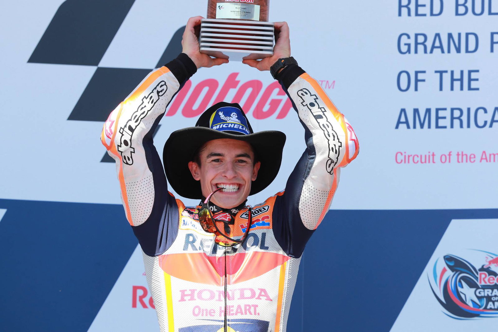 MotoGP: 'Kami datang!' - Vinales merayakan podium kembali