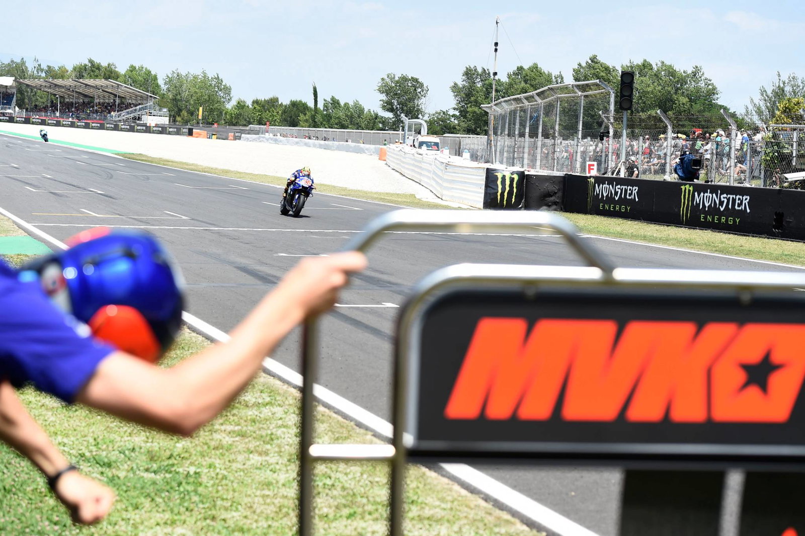 MotoGP Catalunya: Crutchlow: Penyelamatan Marc membuat kami terlihat seperti orang bodoh!