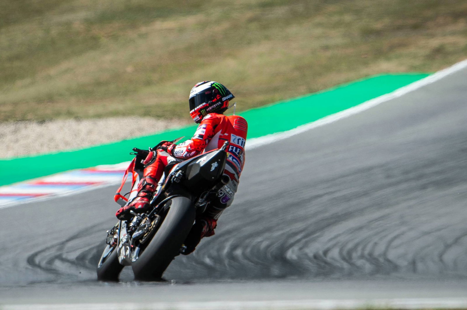 Brno MotoGP: Vinales: Sebuah sepeda menabrak roda saya dan saya terbang begitu saja