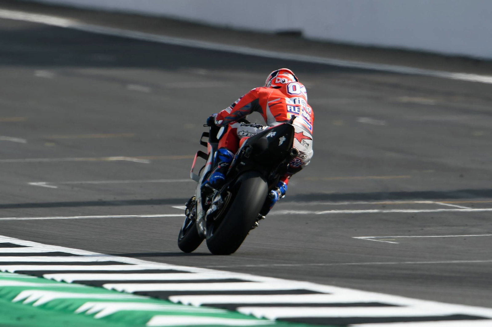 MotoGP: Silverstone menanggapi kekhawatiran permukaan trek