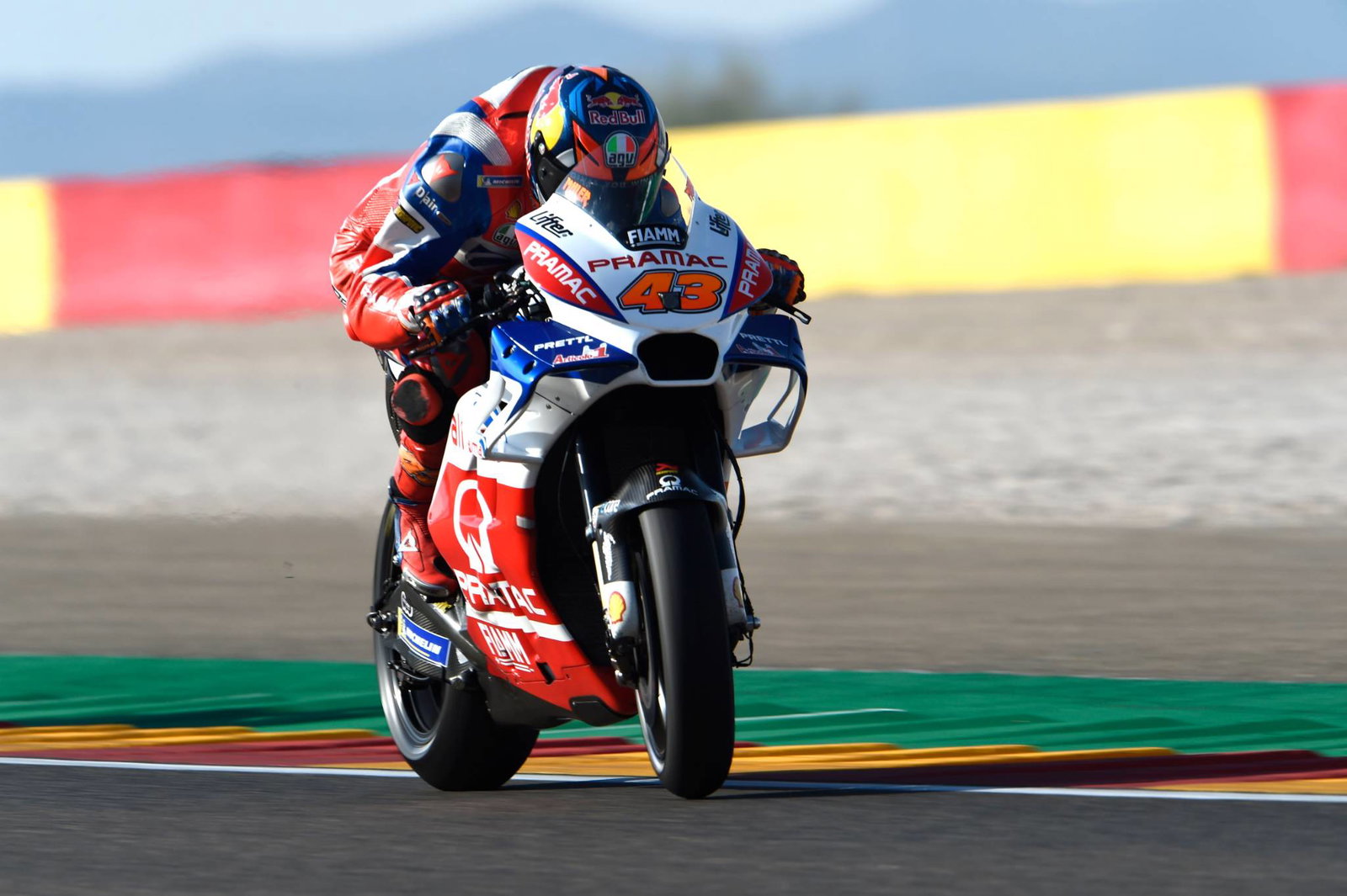 Aragon MotoGP: Rossi 'keeps calm' as Yamaha suffering continues