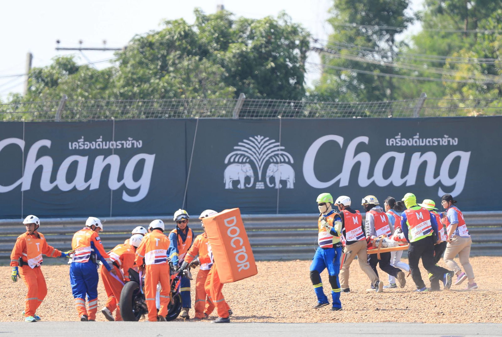 MotoGP Thailand: 'Tidak ada patah tulang' untuk Lorenzo setelah posisi tertinggi di Buriram