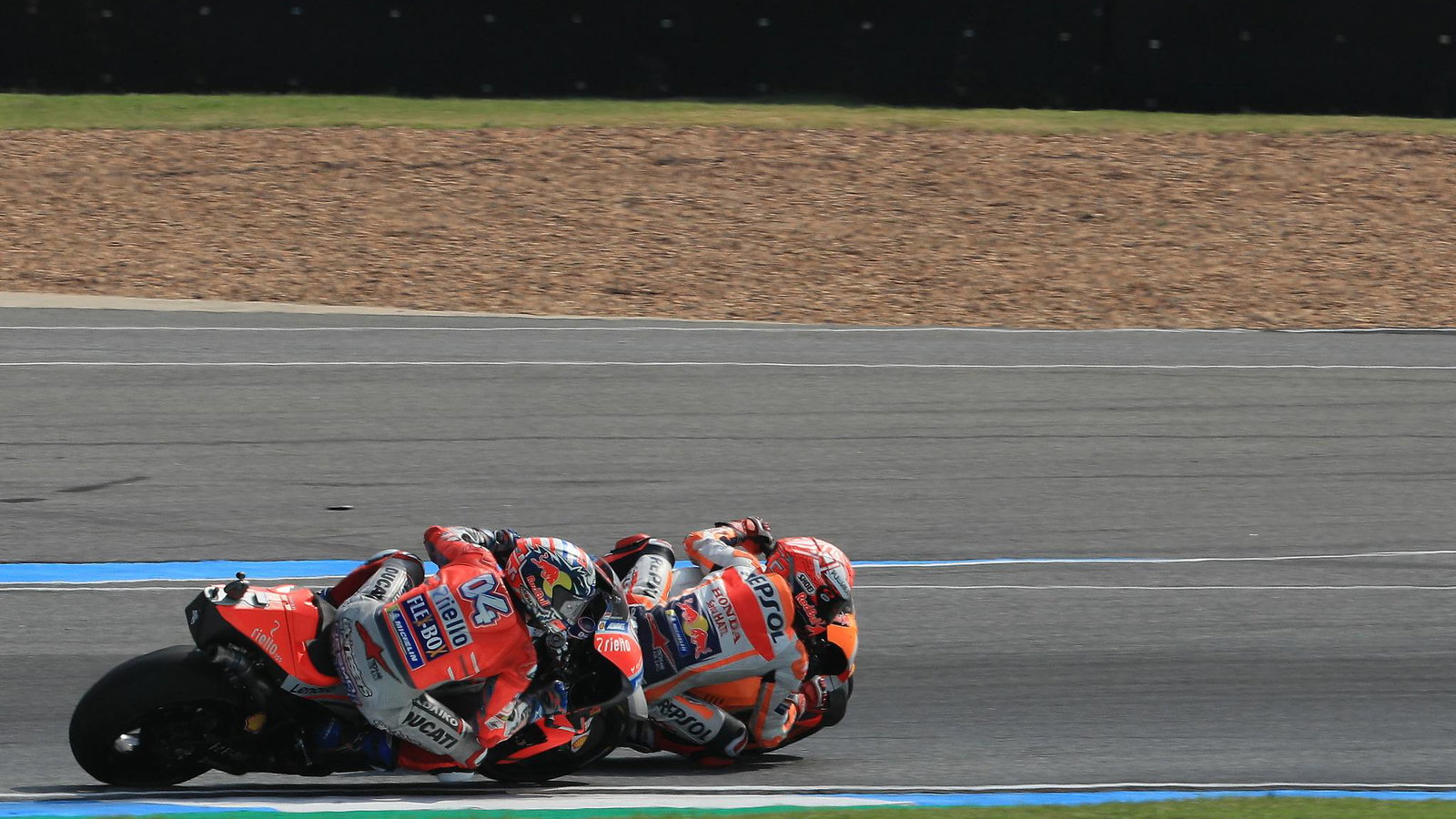 MotoGP Thailand: Marquez mengecoh Dovizioso untuk meraih kemenangan terakhir