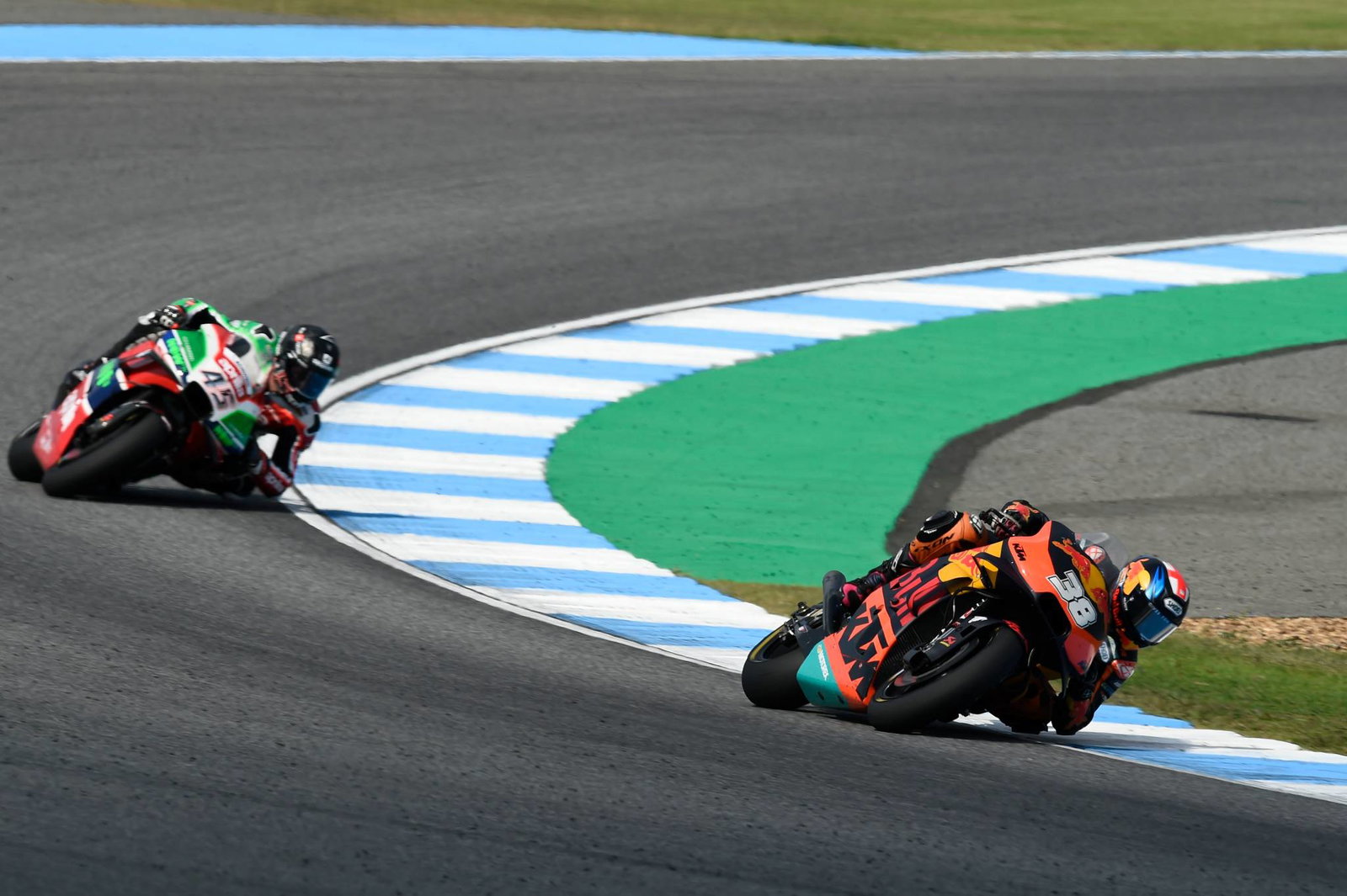 Espargaro goes against Michelin advice with tyre ‘gamble’