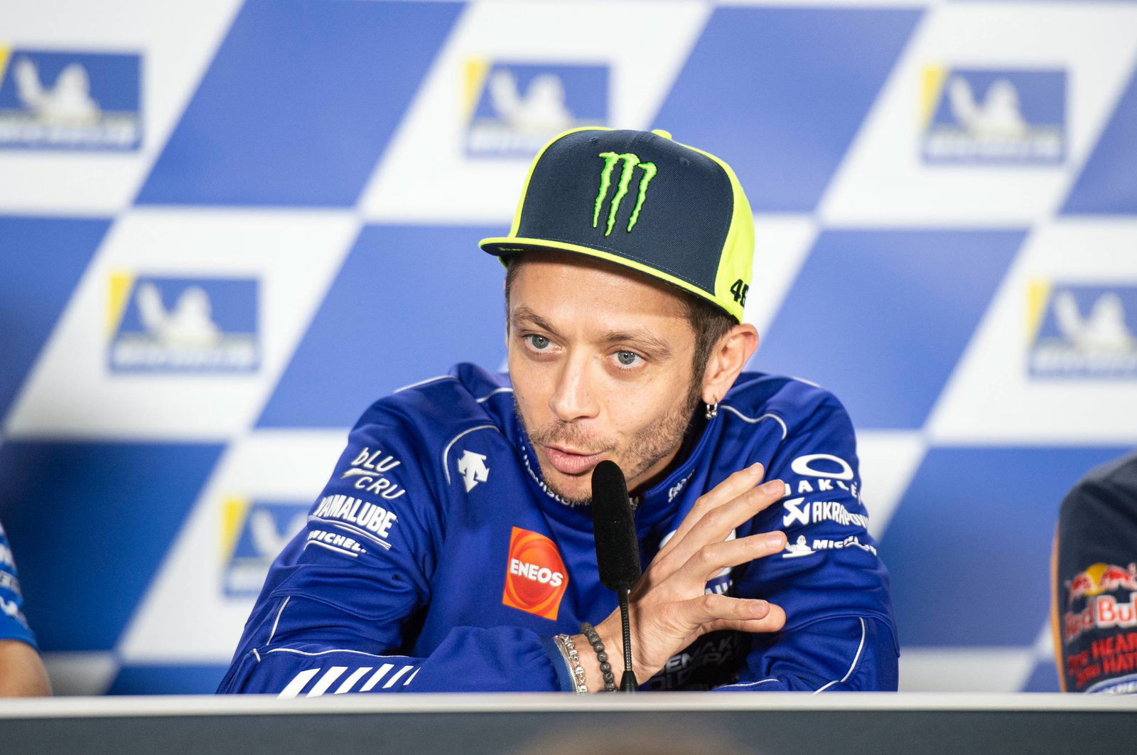 Vinales: Difficult to get answers to problems