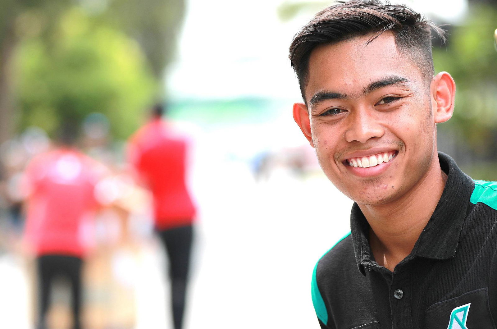 Moto2 Silverstone: Fernandez on fire for win, Marquez falls