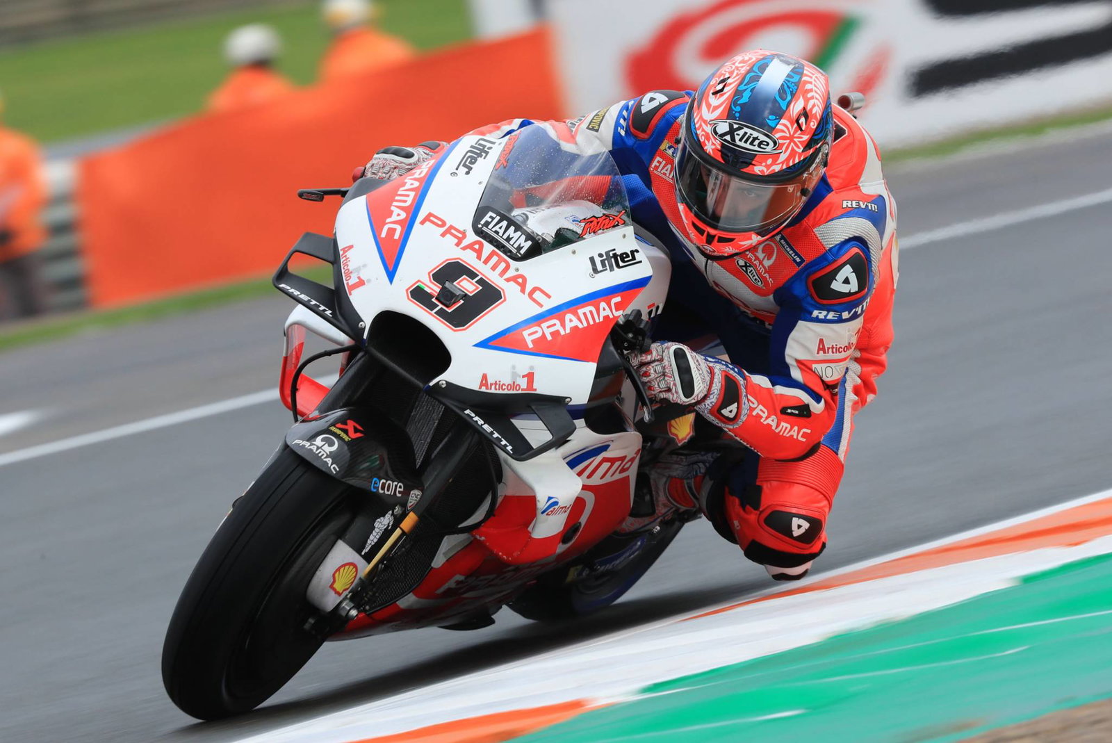 MotoGP: Lorenzo 'lebih baik,' masih jauh dari pengaturan basah optimal
