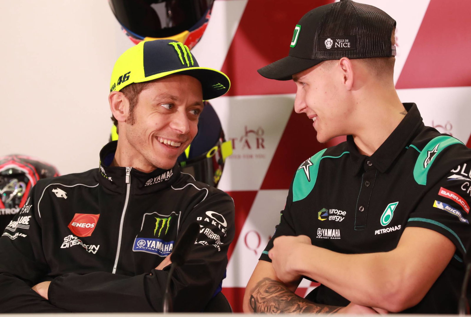 Rossi menemukan keuntungan tetapi tertahan oleh dua momen 