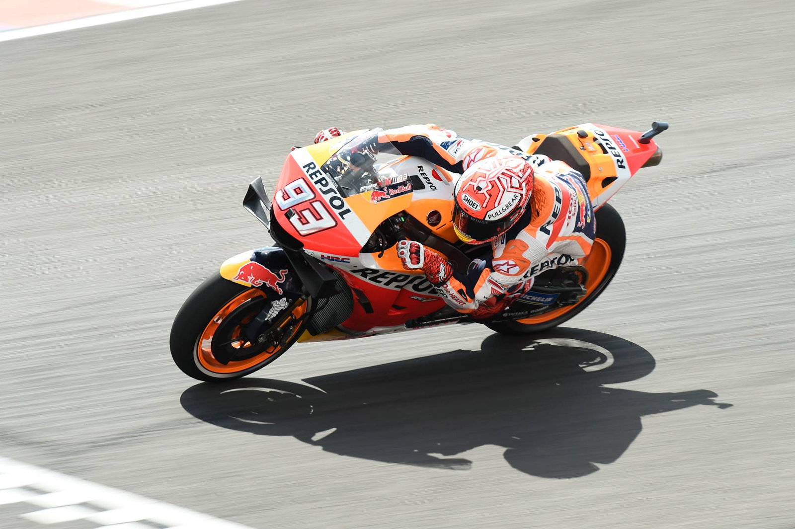 Marquez menyerbu tiang Argentina di depan Vinales