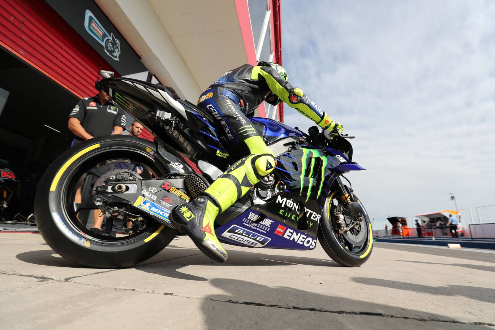 Argentina: Miller up front despite 'filthy fall', Crutchlow banter