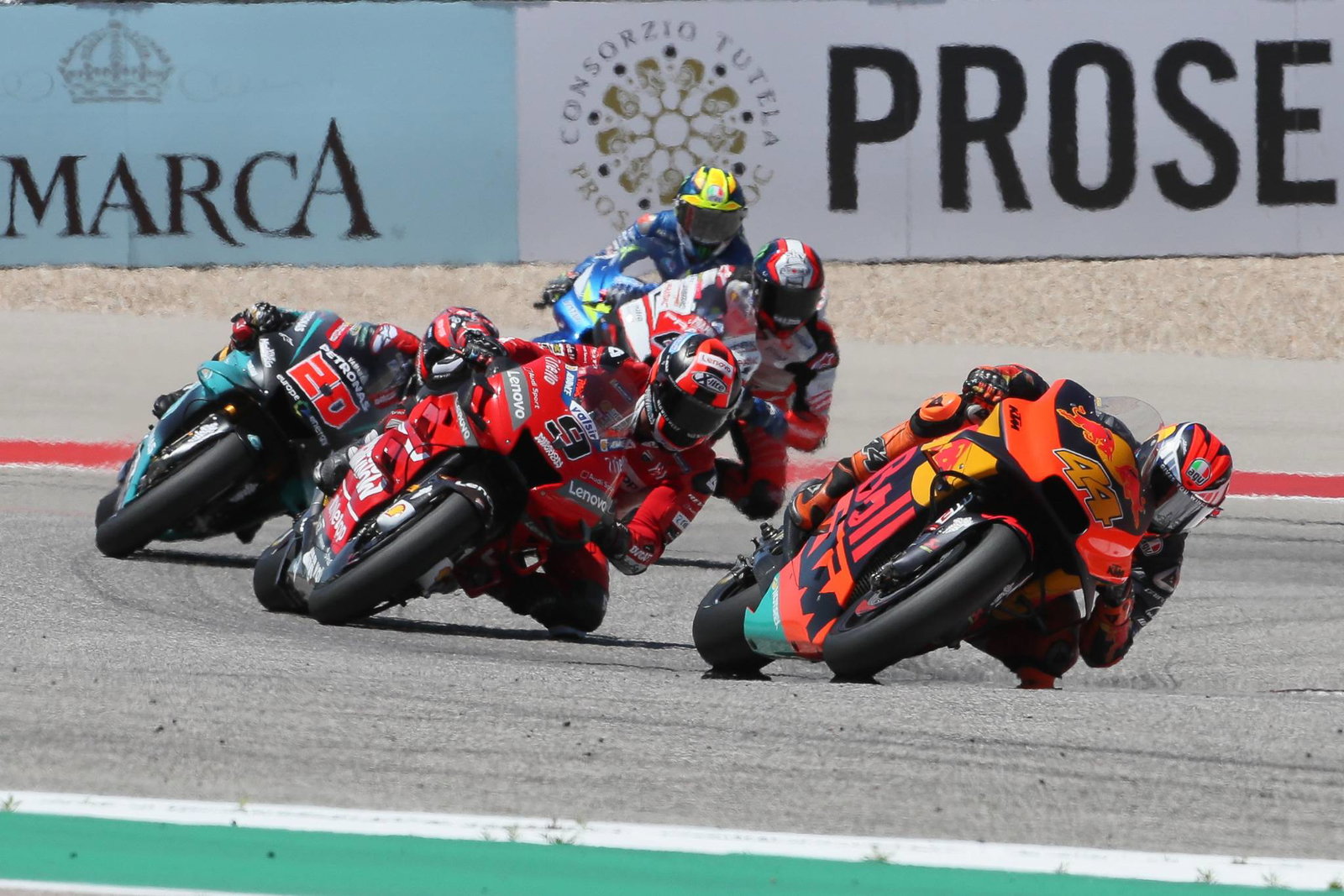 Puig: Marquez mengalami kecelakaan saat balapan, masalah Lorenzo tidak jelas