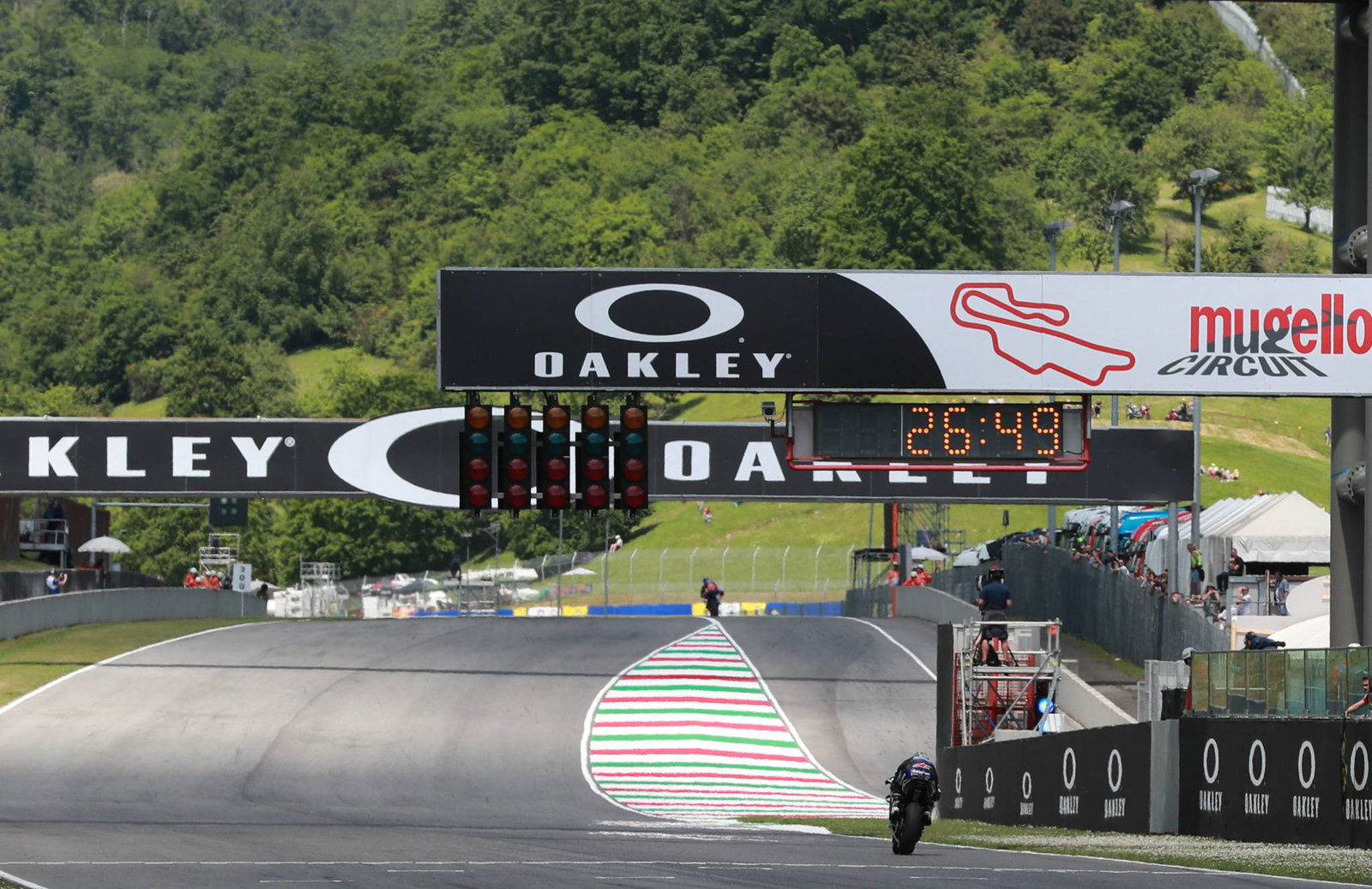 Mugello: Fast start for Petrucci despite flu, final corner