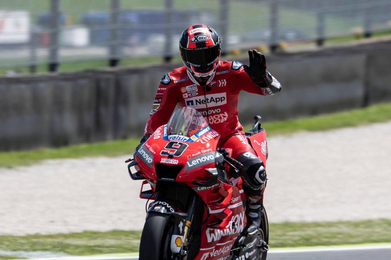 Rins menemukan sensasi dalam kecepatan 350 km / jam dan penanganan Suzuki