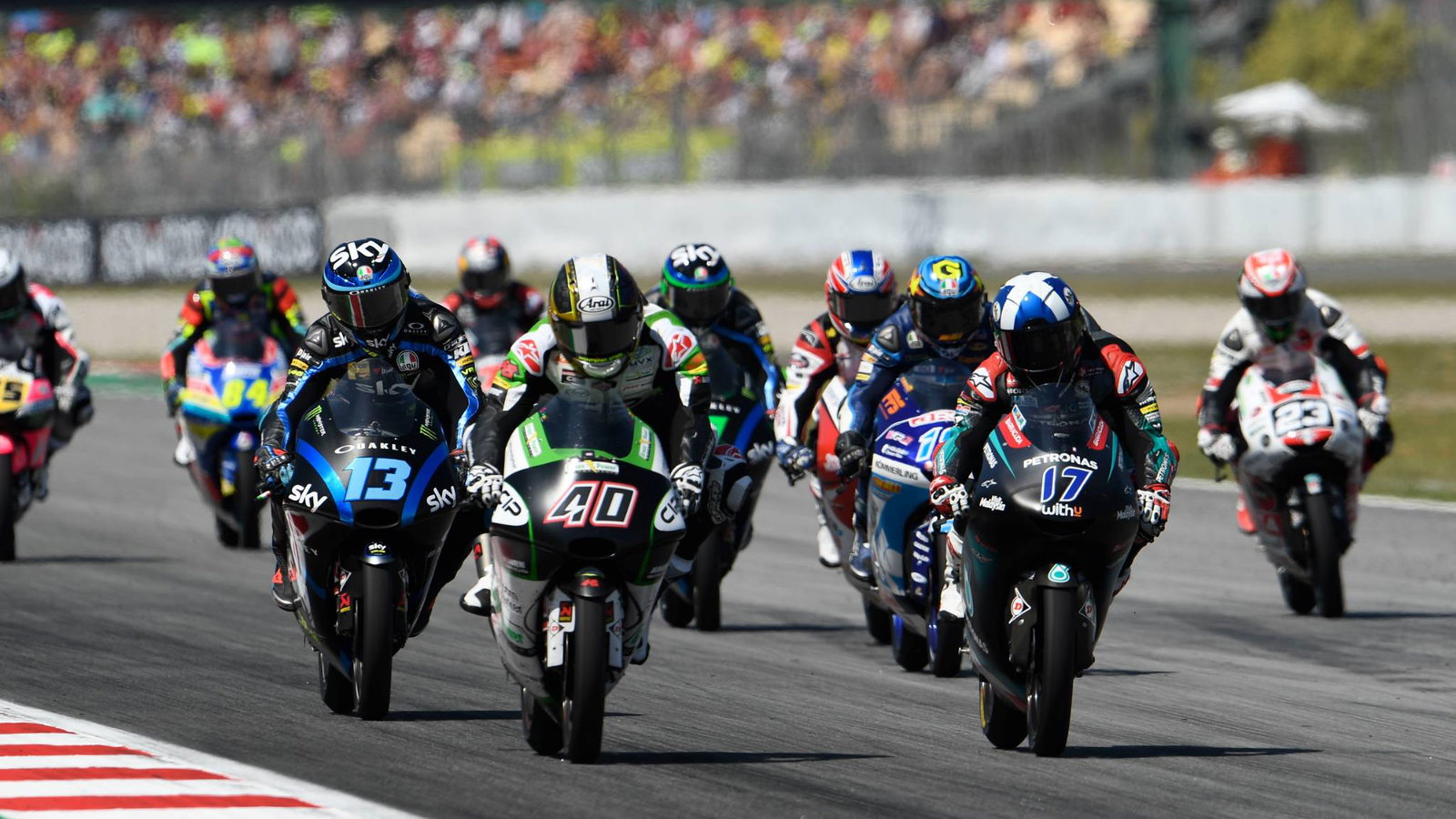 Moto3: McPhee bertahan setelah putaran terakhir