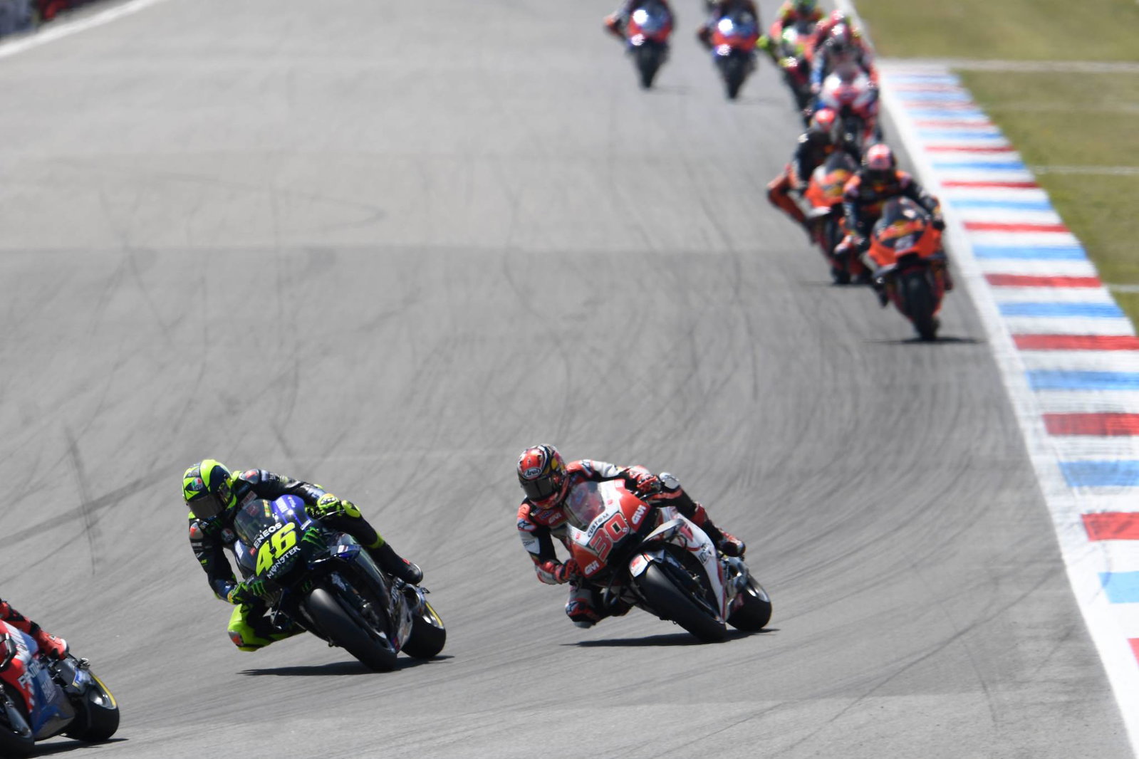 Assen: 'Strange' crash dari lead mengorbankan peluang kemenangan Rins