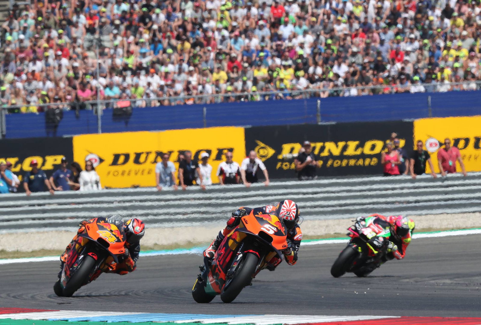 Assen: 'Brilliant' Espargaro beats the pain 