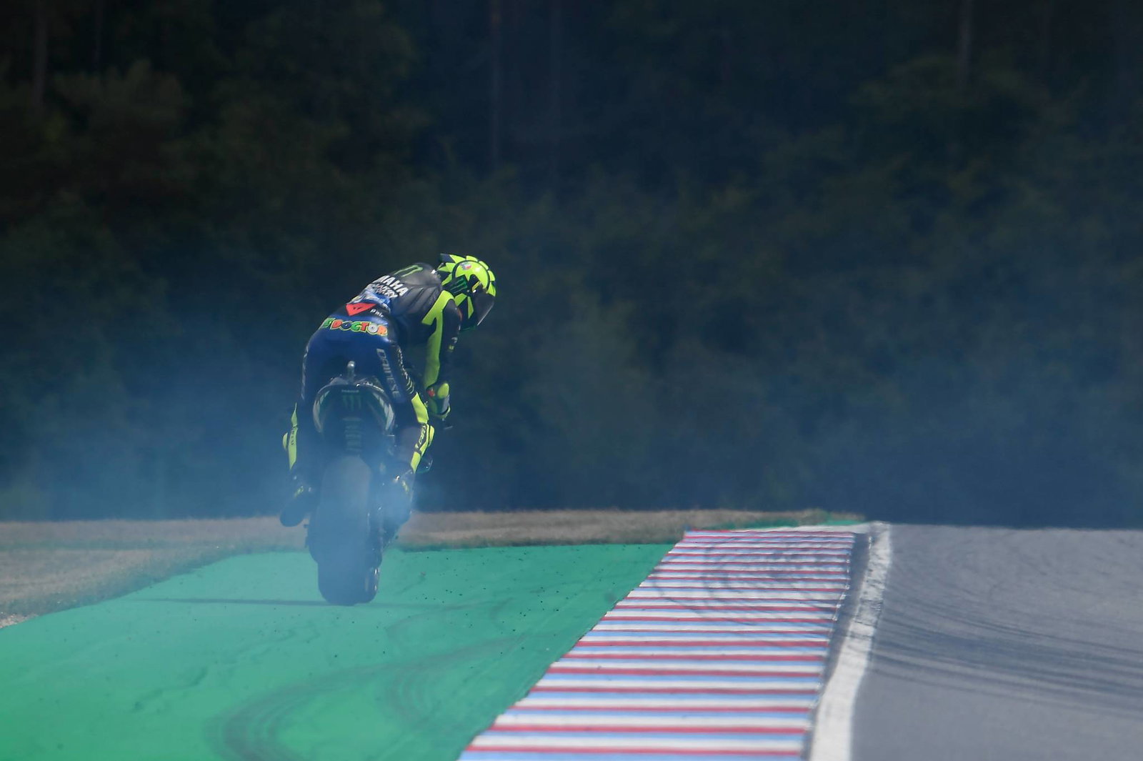 Vinales mengganti strategi latihan di Brno