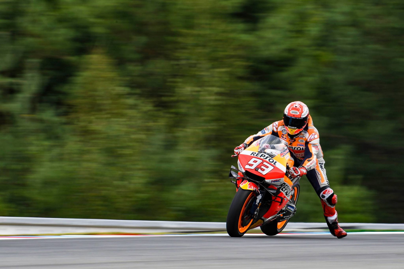 ‘Stronger’ Marquez dishes out demoralising defeat for Dovi