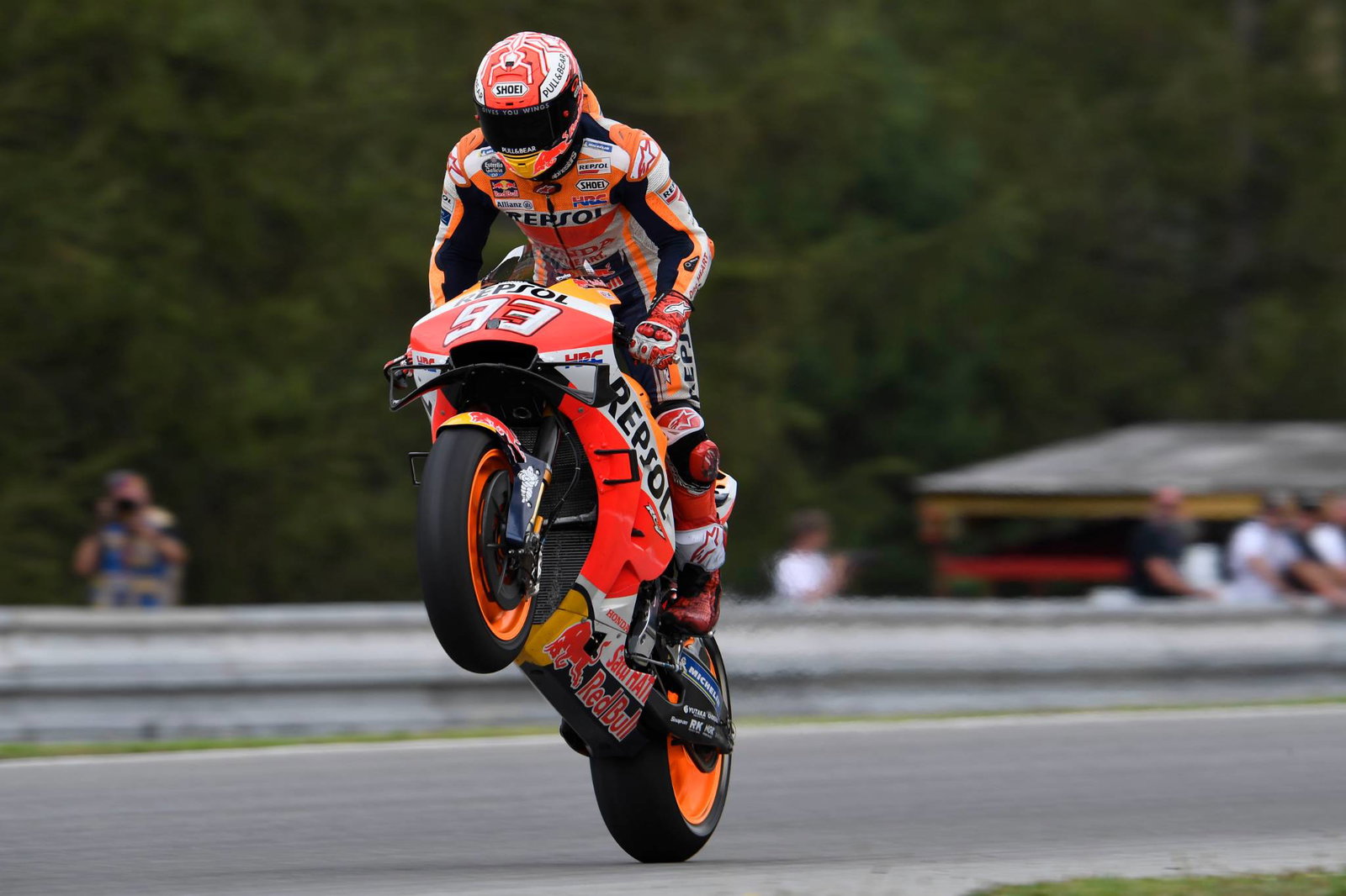 Merciless Marquez menolak tantangan Dovizioso untuk kemenangan MotoGP Ceko