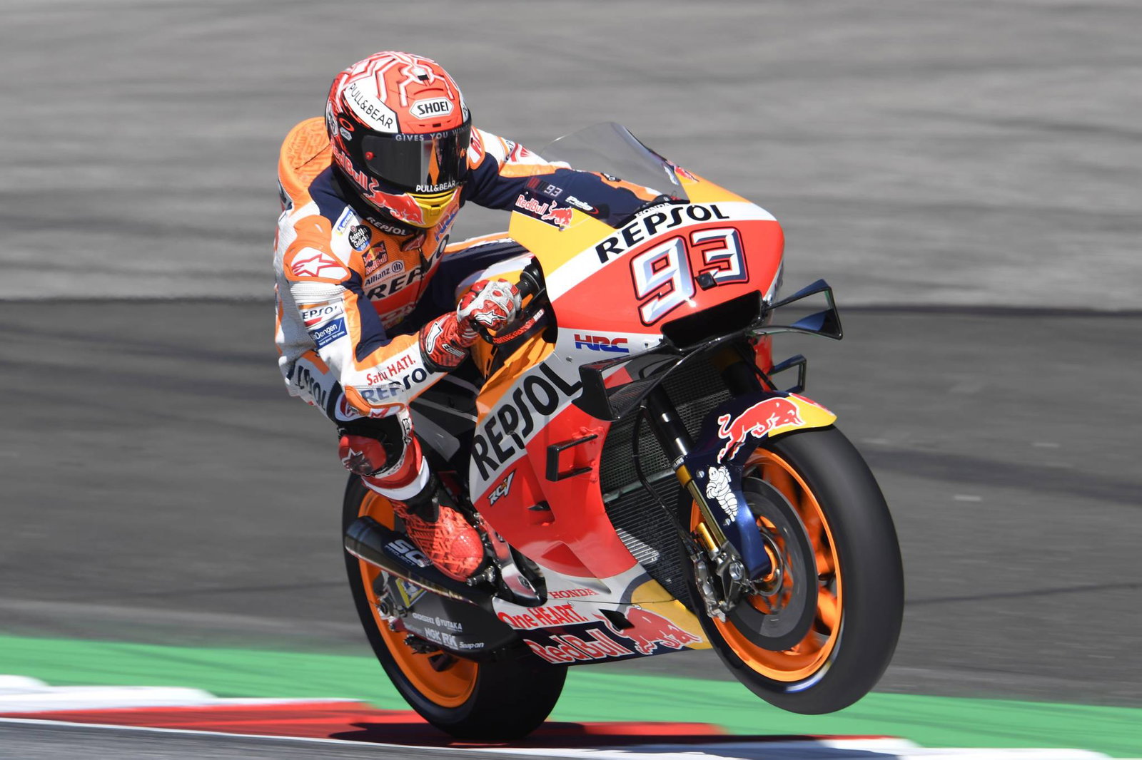 Marquez tops FP2 and Dovi crashes as 1.3s covers field