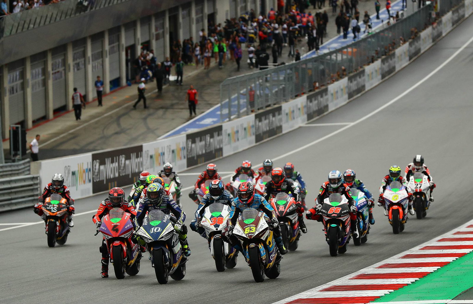 Di Meglio membasahi kemenangan MotoE Austria