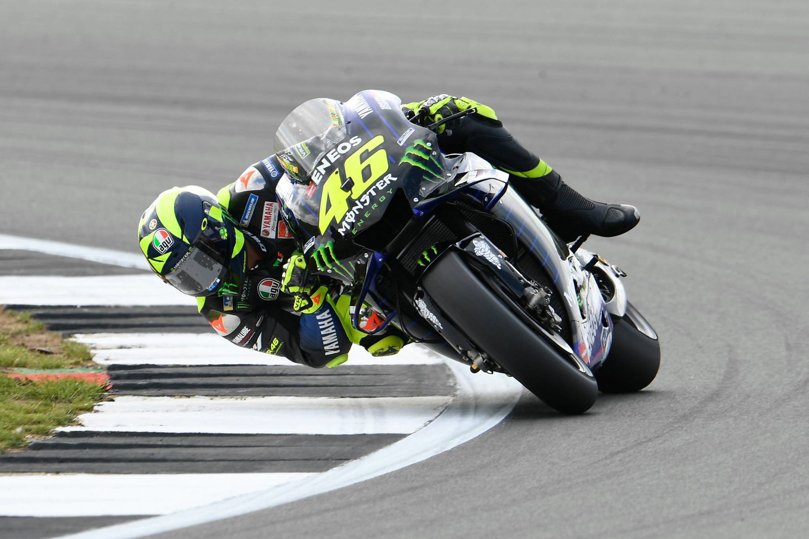 MotoGP riders give approval to “amazing” Silverstone resurfacing