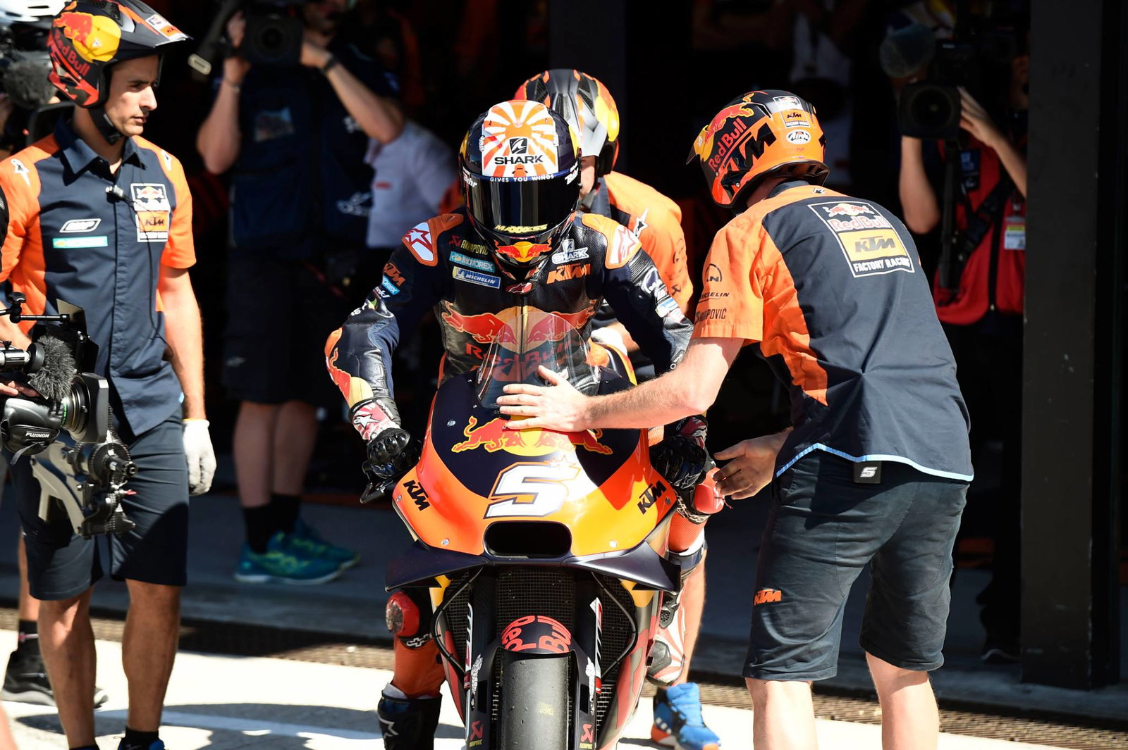 Misano: Crutchlow: Fall from 12th 'a joke', Marquez 'miracle'