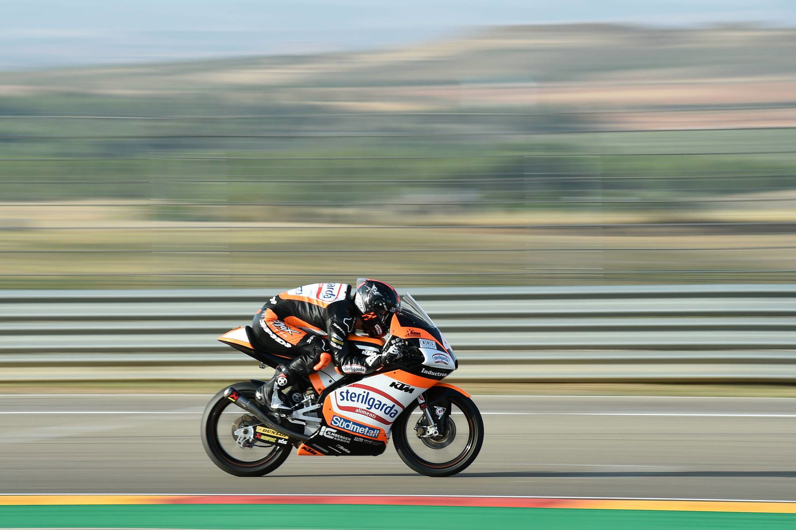 Moto3 Aragon: Immaculate Canet claims pole in style